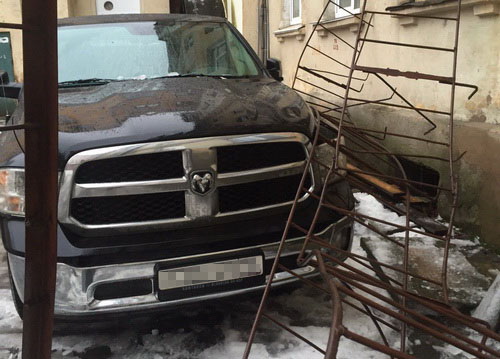 Оценка и взыскание ущерба автомобилю после падения сосульки: примеры нашей работы